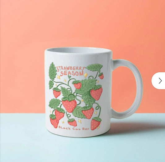 Strawberry season mug - Black Cat Box