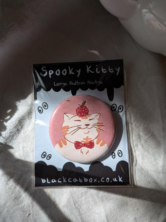 Spooky kitty apple button badge - Black cat box