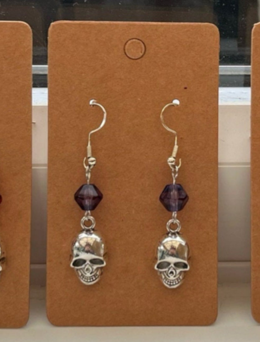 Purple skull earrings - Clear Fearr